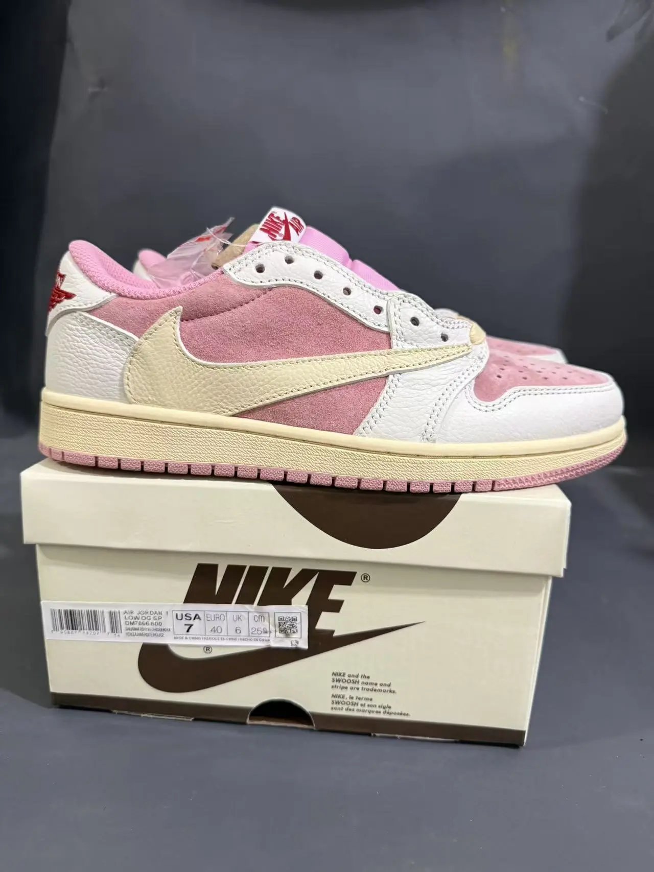 Jordan 1 Retro Low OG SP Travis Scott Shy Pink DM7866-600