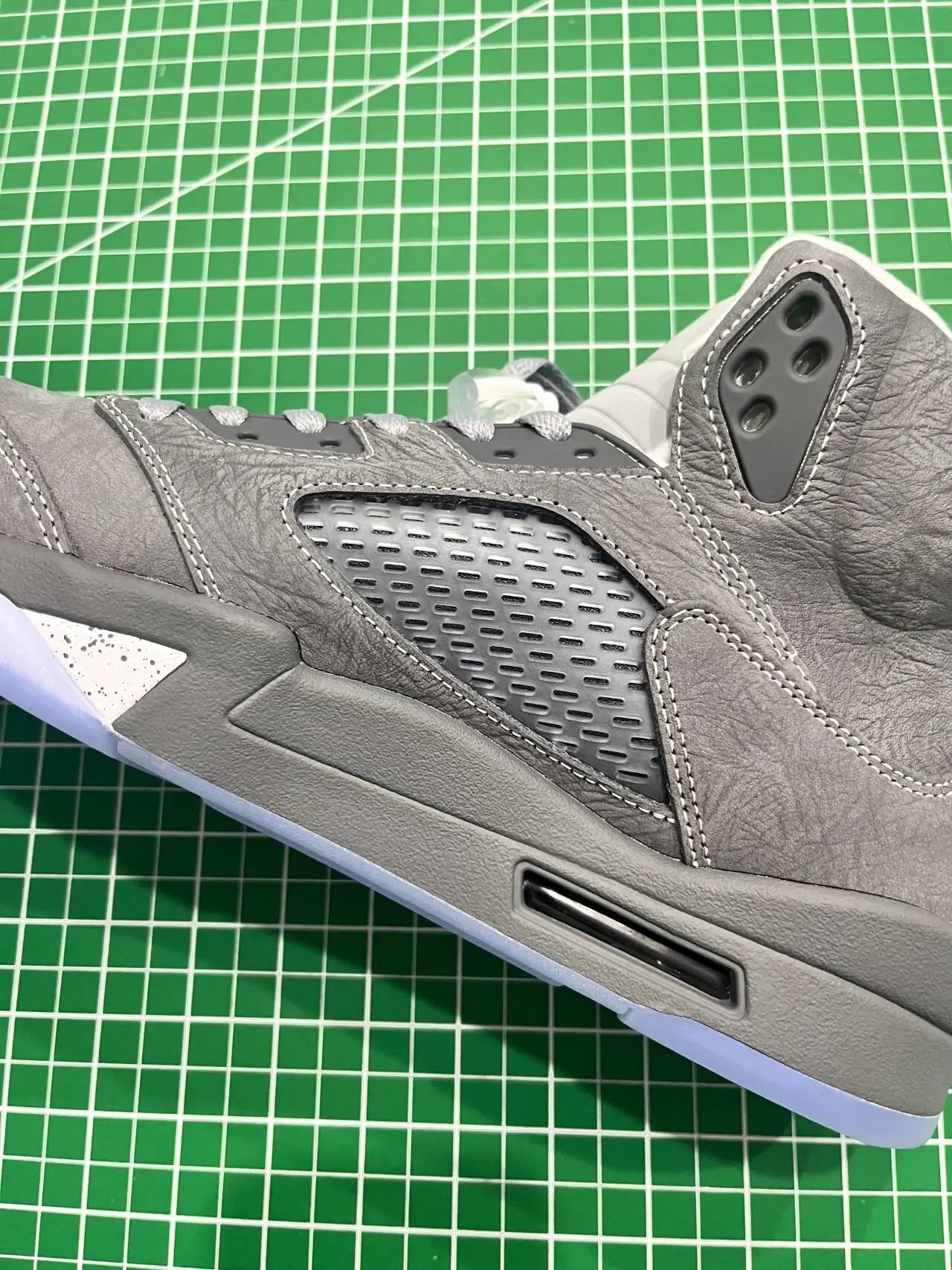 Weidian Yupoo Air Jordan 5 Retro 2026 Wolf Grey Light Graphite and Wolf Grey DD0587-002 Stock X