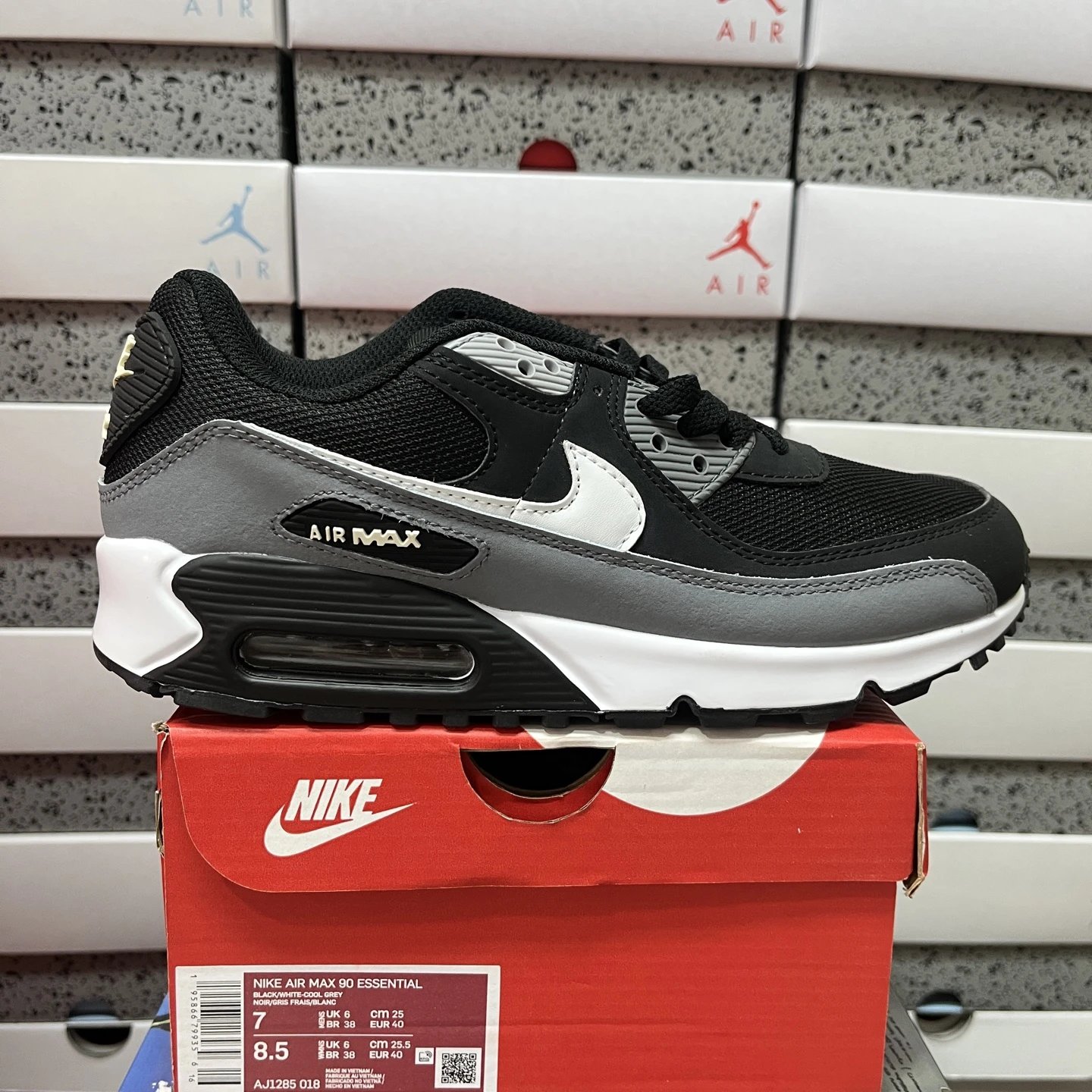 AJ1285  018 SKU image