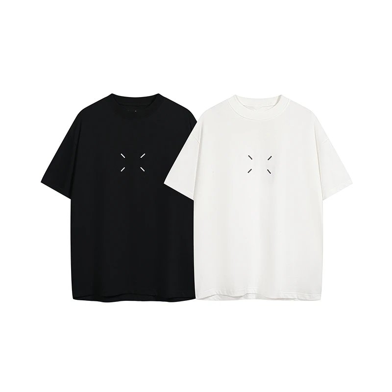 Four corner embroidered logo short sleeved T-shirt