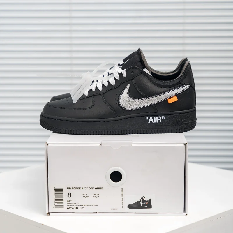 AV5210 00107 offwhite black