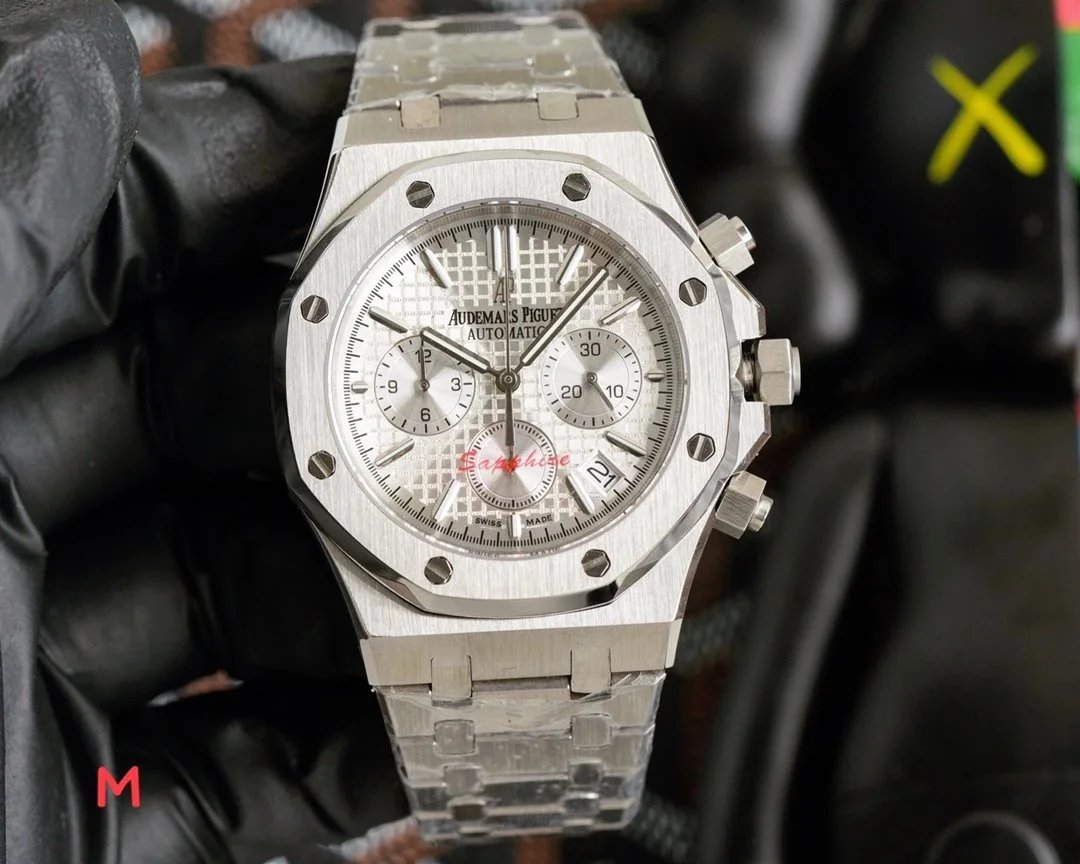 Silver Case, White Dial, Steel Bracelet (White Subdials)