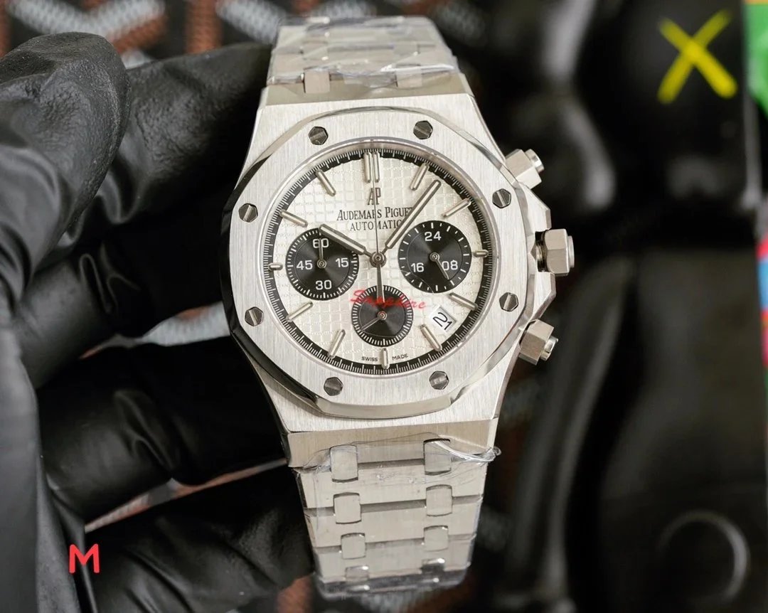 Silver Case, White Dial, Steel Bracelet (Black Subdials)