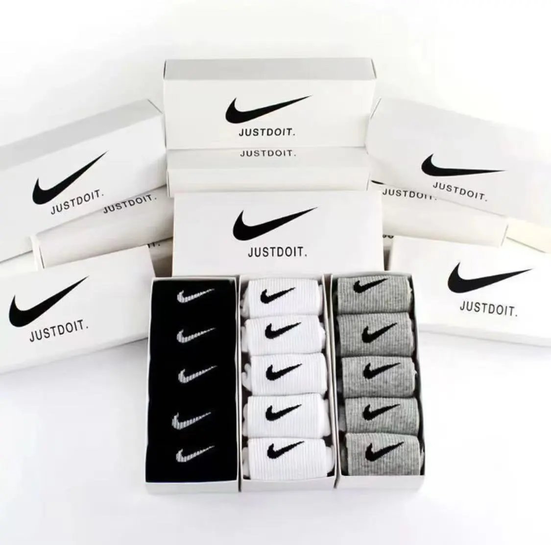 KN. Socks