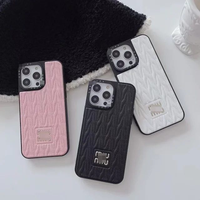 Miu Phone Cases Textured quilted case product detail image 2