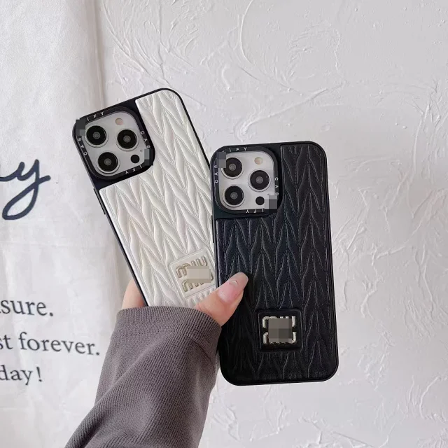 Miu Phone Cases Textured quilted case product detail image 1