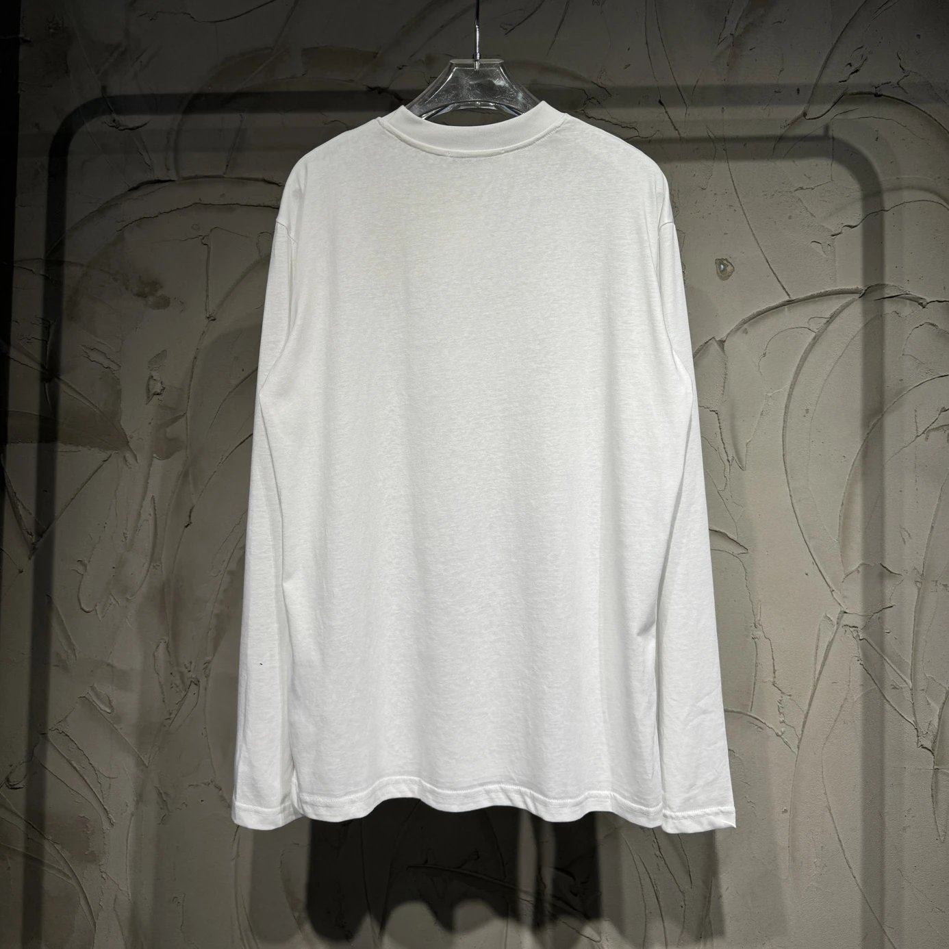 Minimal Logo Long Sleeve Tee