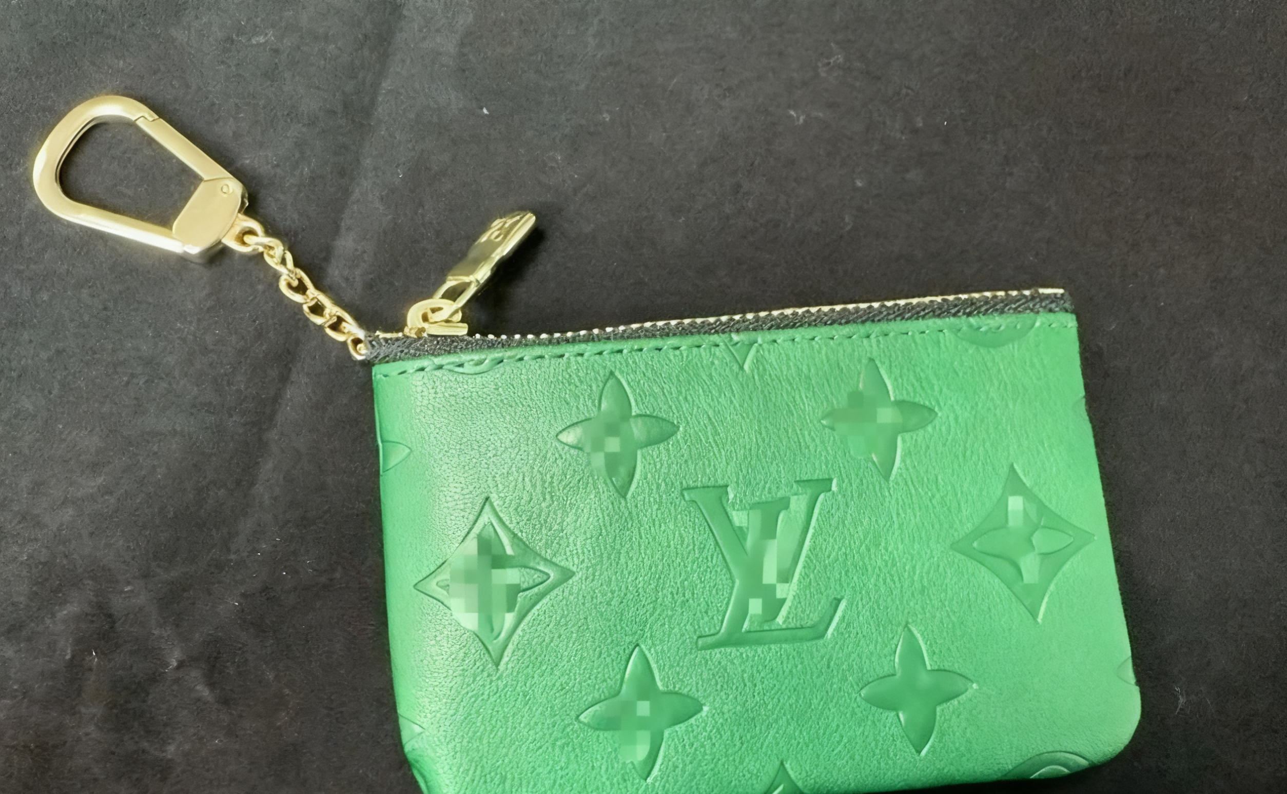 Green L // V SKU image