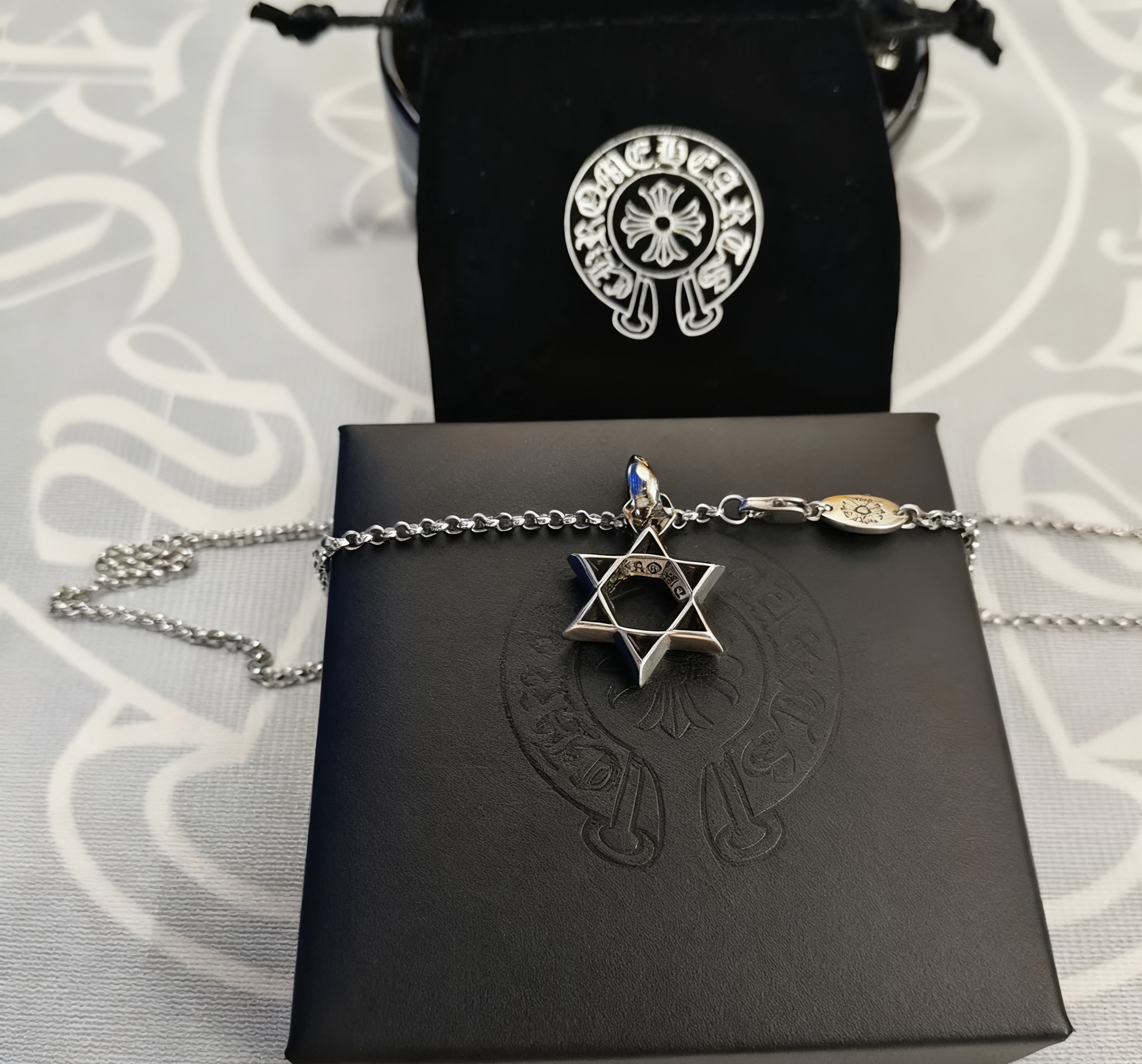 Six-pointed star small pendant with a pearl necklace SKU image