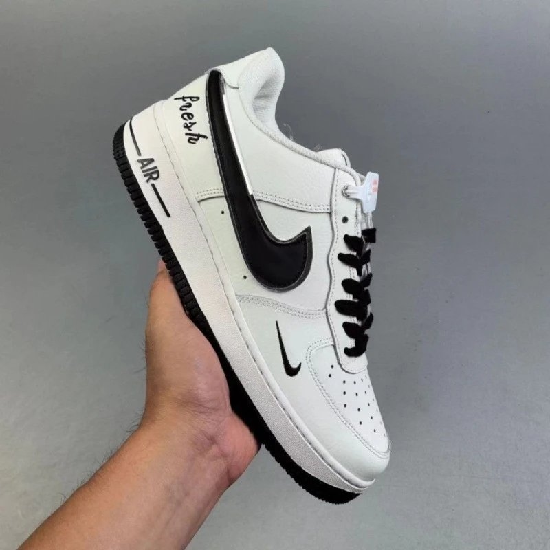 Nike White Air Force 1 Sneakers