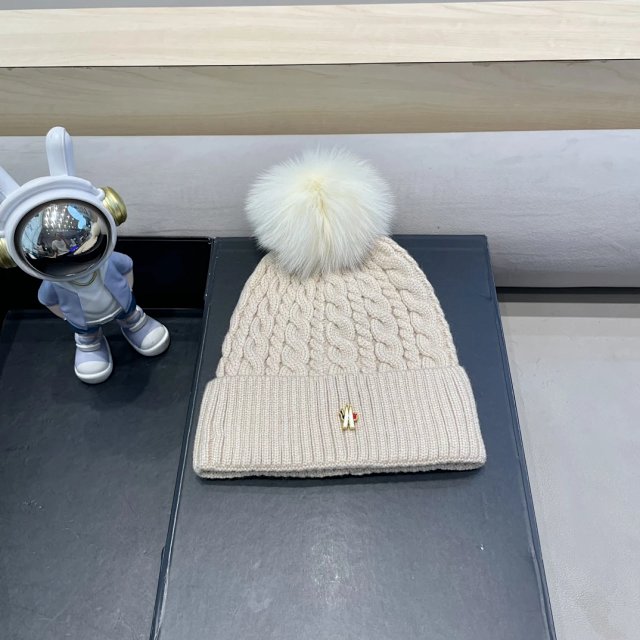 Moncler knitted hat: seller detail photo 7