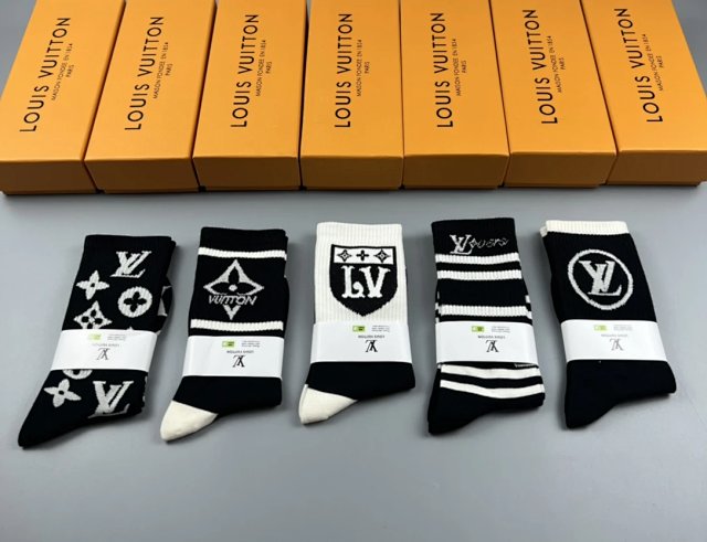 LV Louis Vuitton Socks: seller detail photo 10