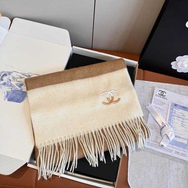 Chanel scarf: seller detail photo 3