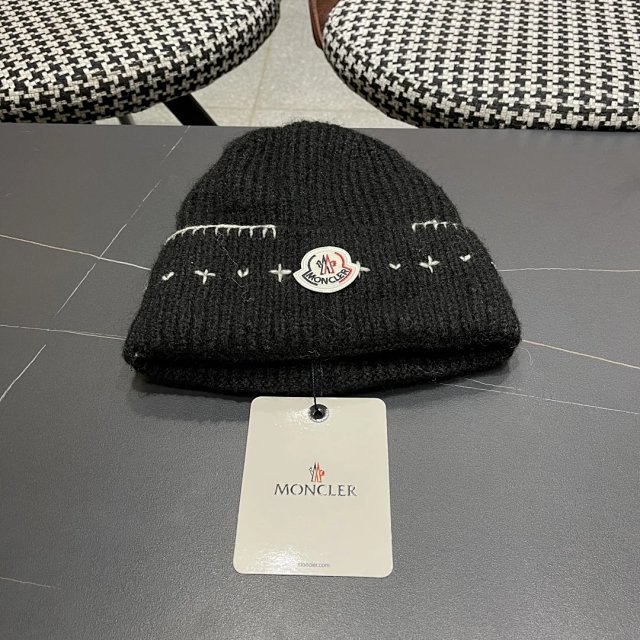 Moncler knitted hat: seller detail photo 7