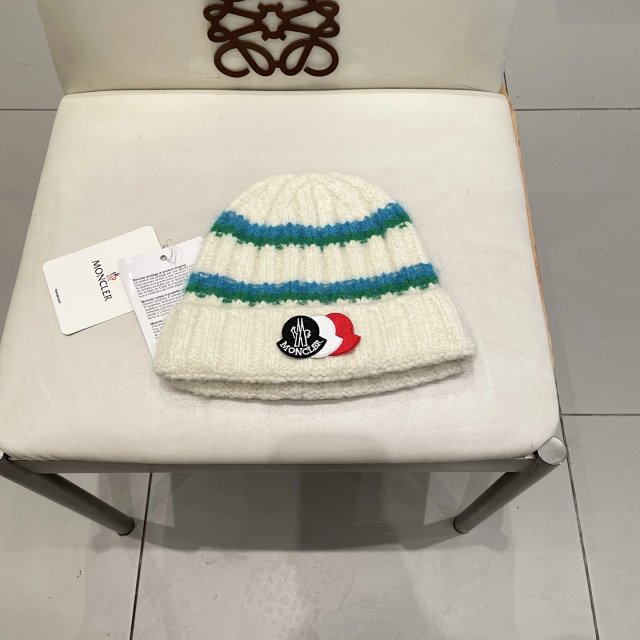 Moncler knitted hat: seller detail photo 7