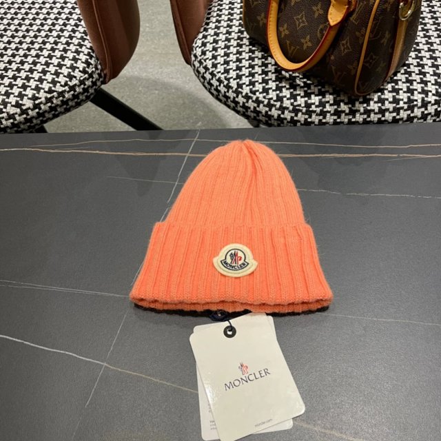 Moncler knitted hat: seller detail photo 3