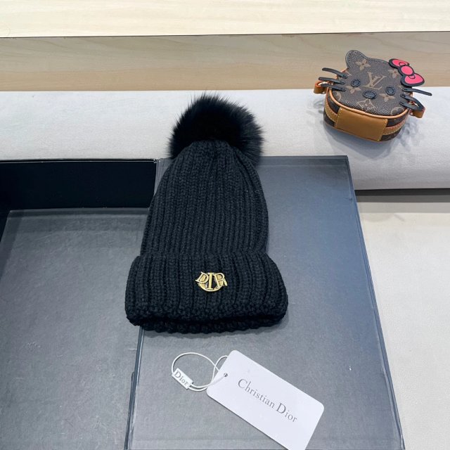 Dior knitted hat: seller detail photo 1