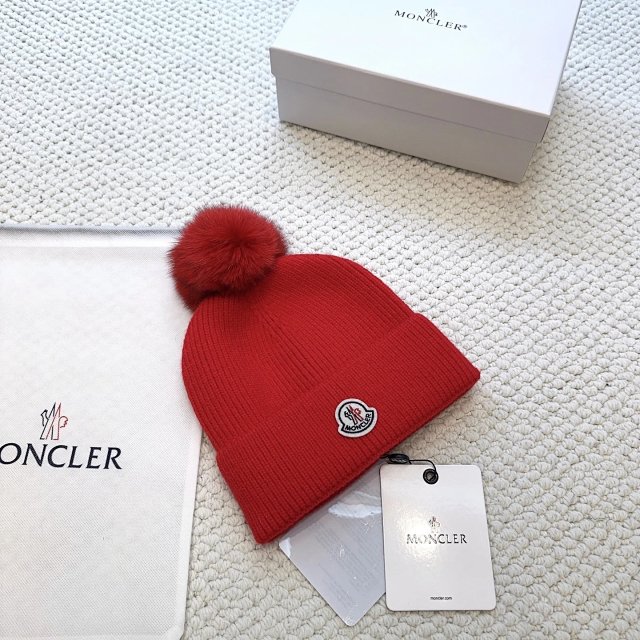 Moncler knitted hat: seller detail photo 1