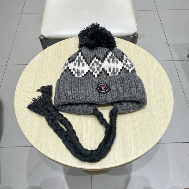 Moncler knitted hat: seller detail photo 10
