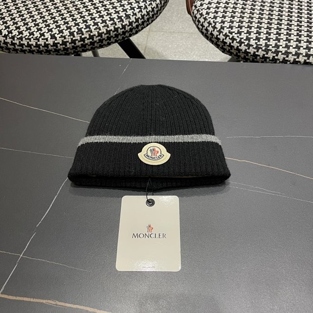 Moncler knitted hat: seller detail photo 9