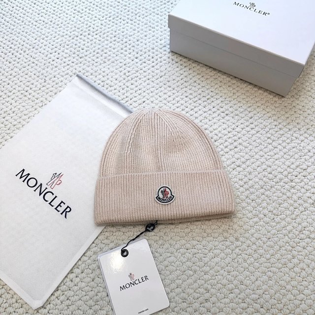 Moncler knitted hat: seller detail photo 10