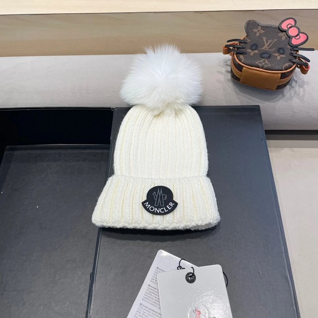 Moncler knitted hat: seller detail photo 13