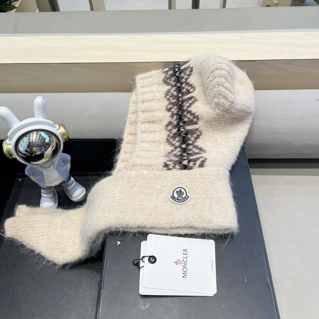 Moncler knitted hat