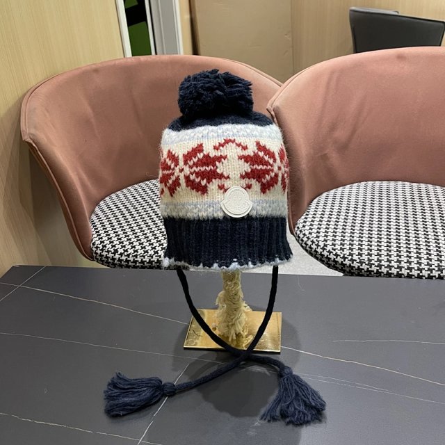 Moncler knitted hat: seller detail photo 3