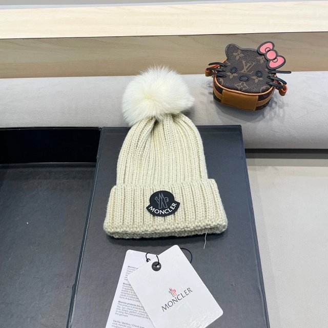 Moncler knitted hat: seller detail photo 14