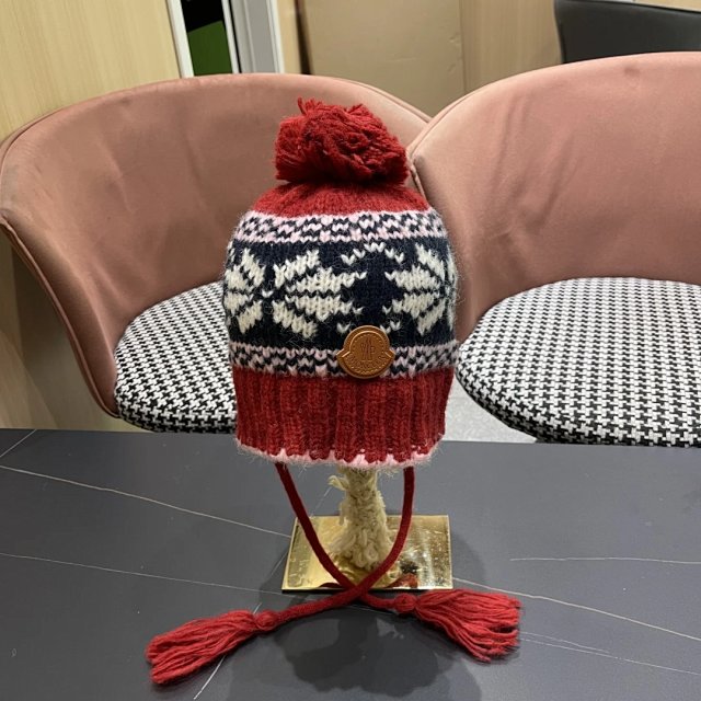 Moncler knitted hat: seller detail photo 4