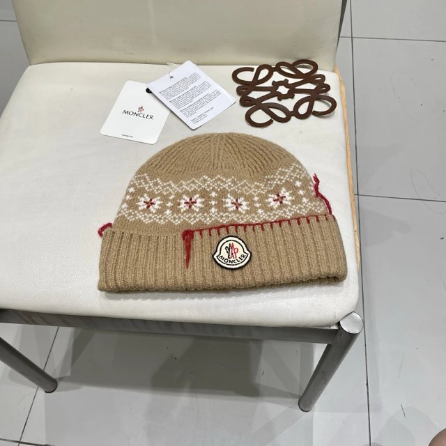 Moncler knitted hat: seller detail photo 7