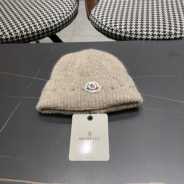 Moncler knitted hat: seller detail photo 8