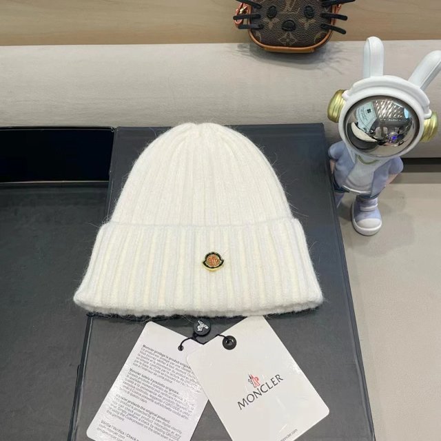 Moncler knitted hat: seller detail photo 12