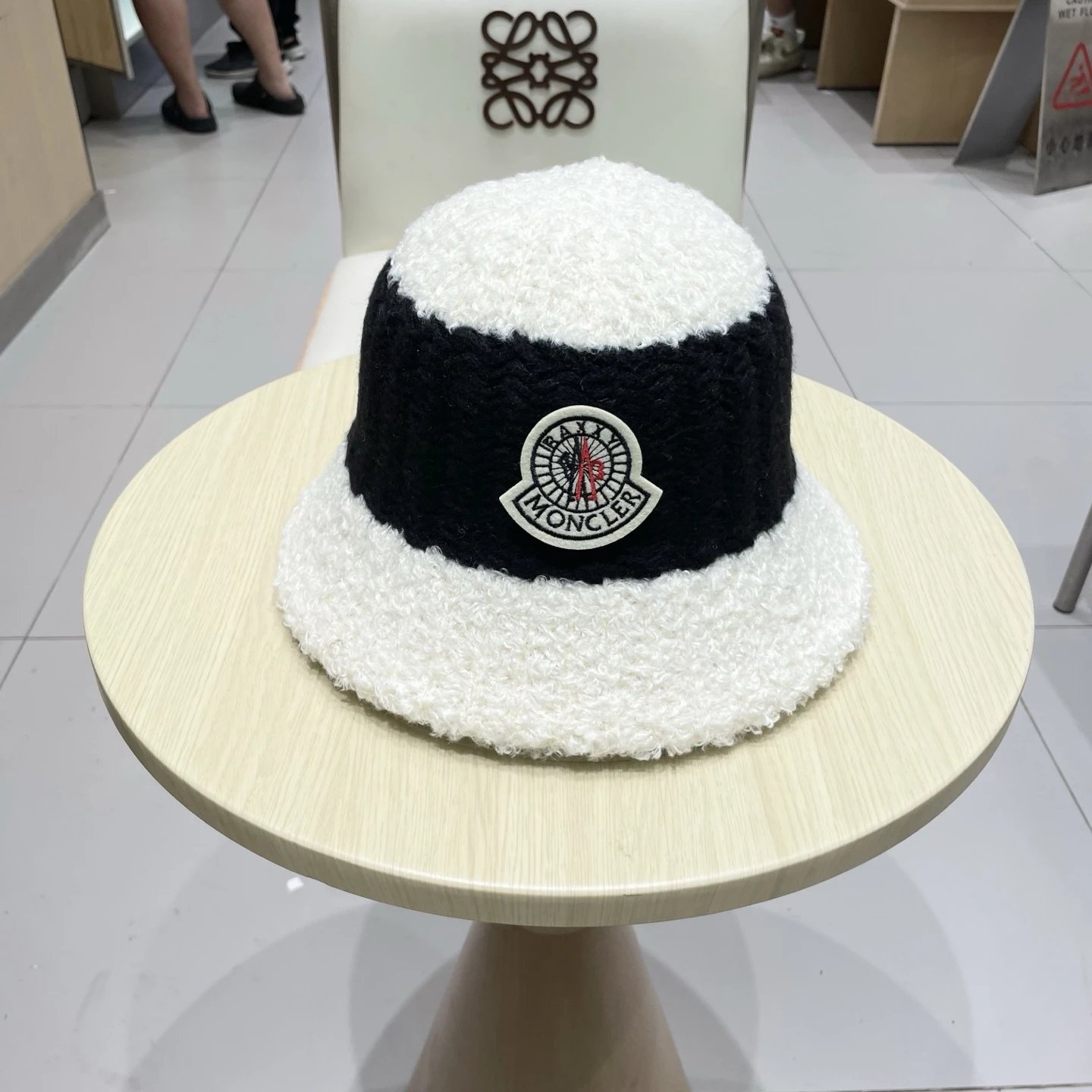 Moncler knitted hat