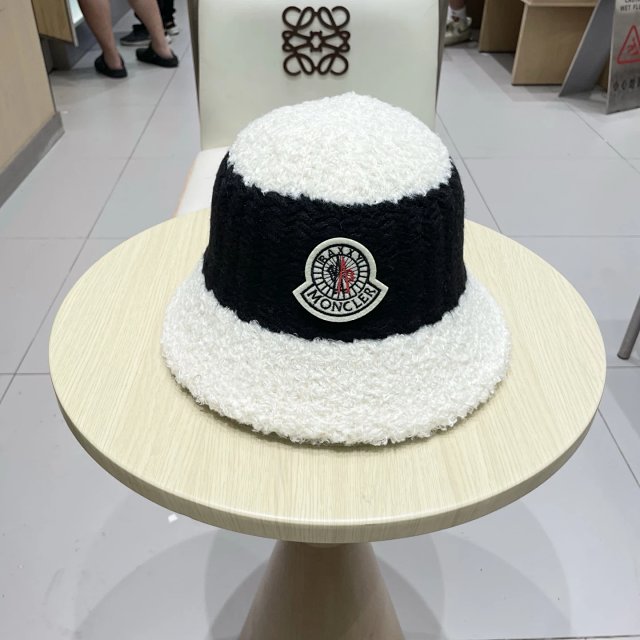 Moncler knitted hat: seller detail photo 7