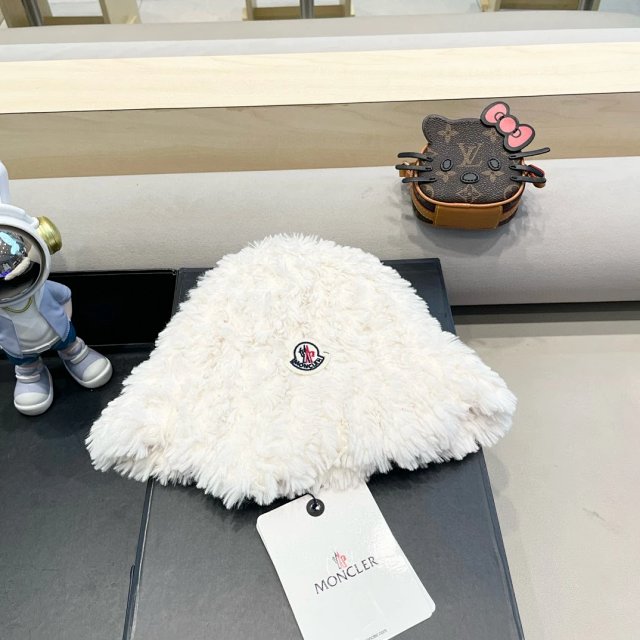 Moncler knitted hat: seller detail photo 2