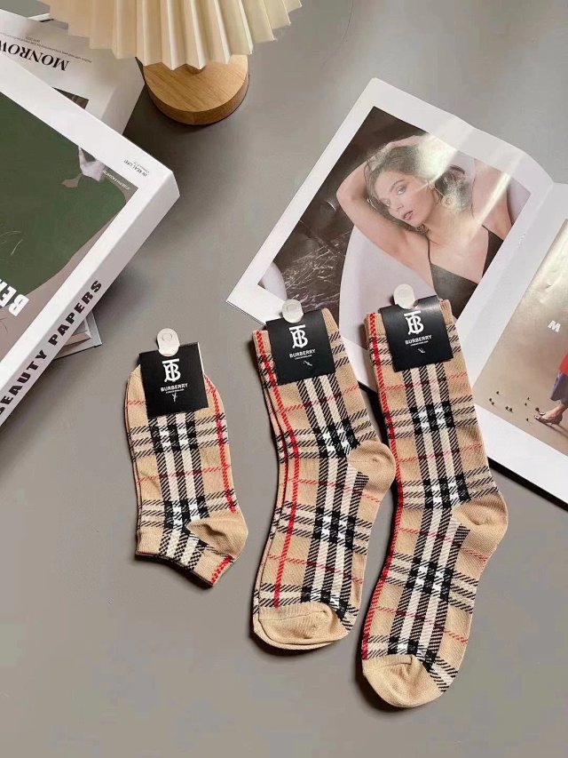 Burberry Socks: seller detail photo 3