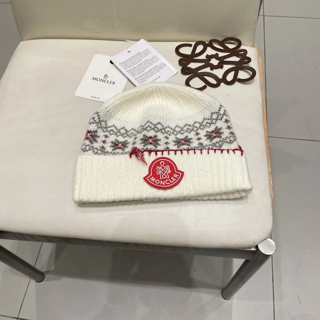 Moncler knitted hat: seller detail photo 7