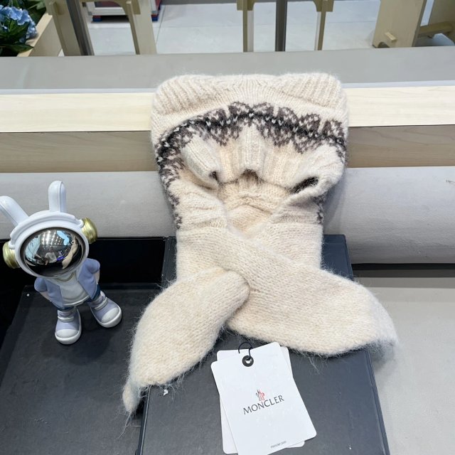 Moncler knitted hat: seller detail photo 6