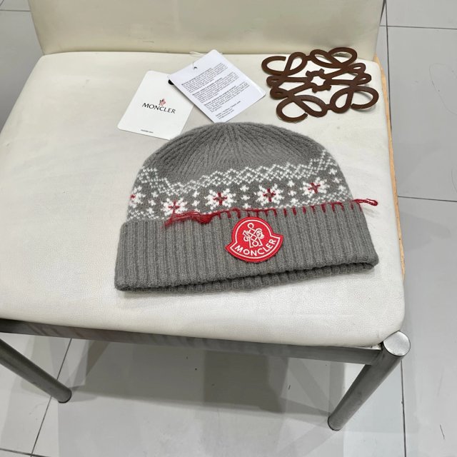 Moncler knitted hat: seller detail photo 6