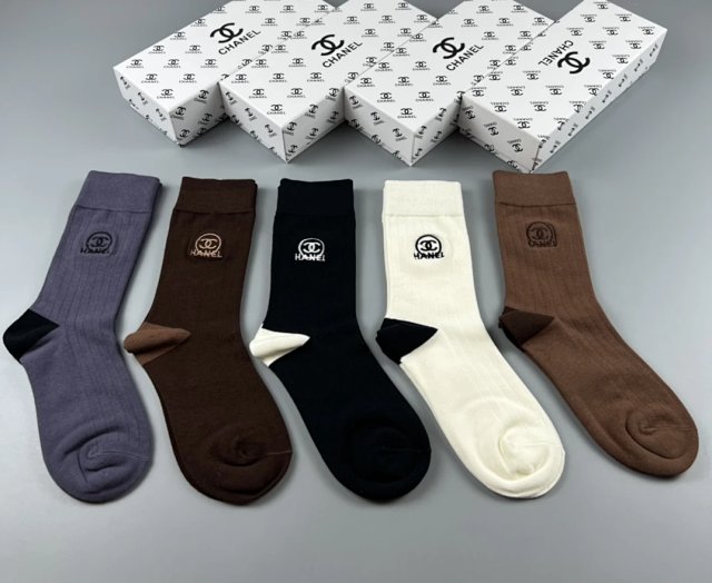 CHANEL Socks: seller detail photo 4