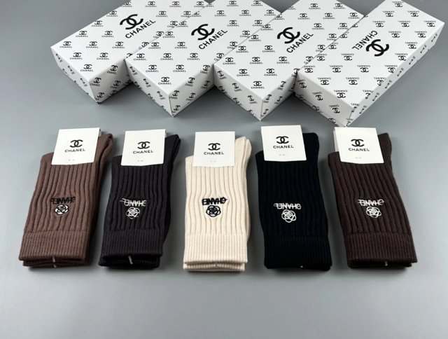 CHANEL Socks: seller detail photo 6