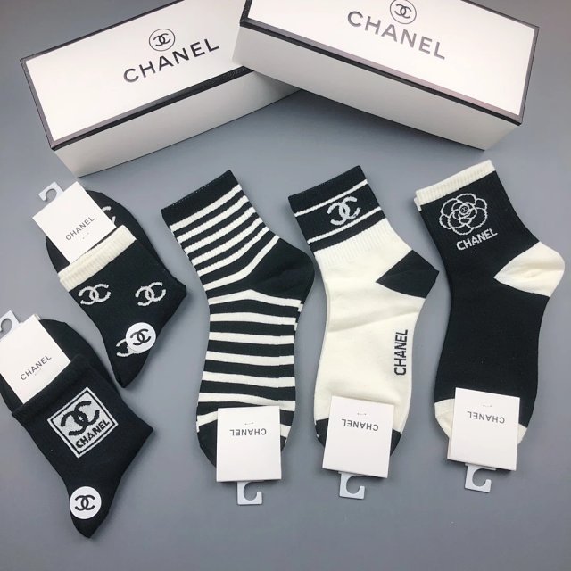 CHANEL Socks: seller detail photo 9