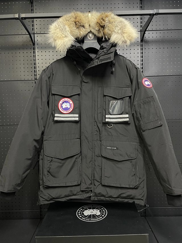 Canada Goose Down Jacket: seller detail photo 4