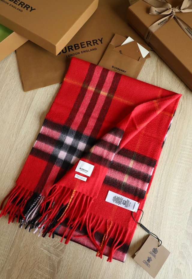 Burberry scarf: seller detail photo 8
