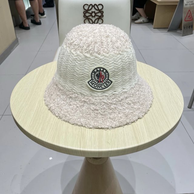 Moncler knitted hat: seller detail photo 9