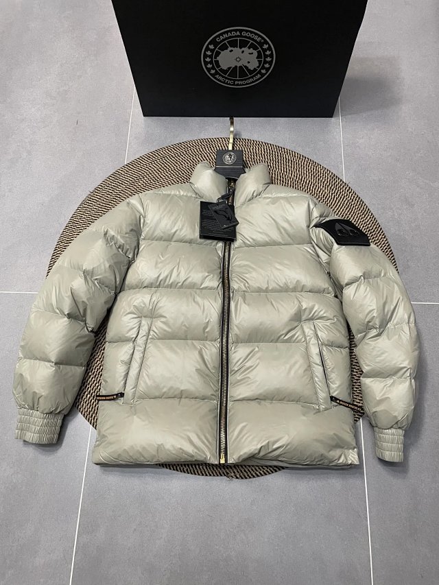 Moose Knuckles Down Jacket: seller detail photo 3