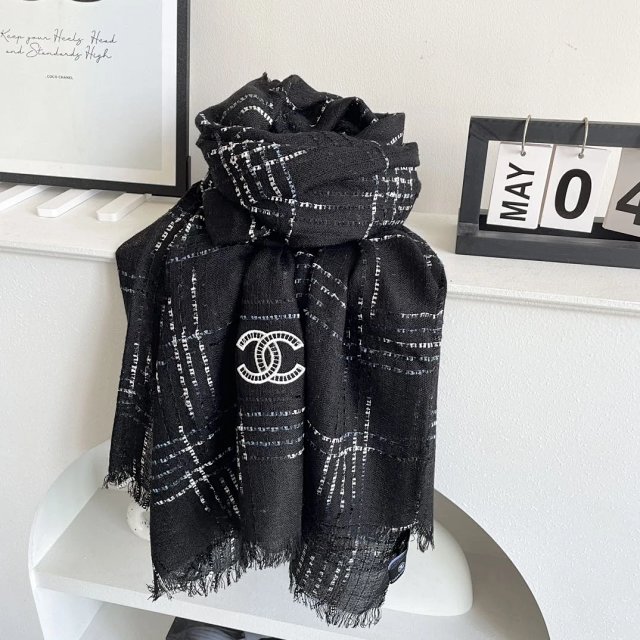 Chanel scarf: seller detail photo 2