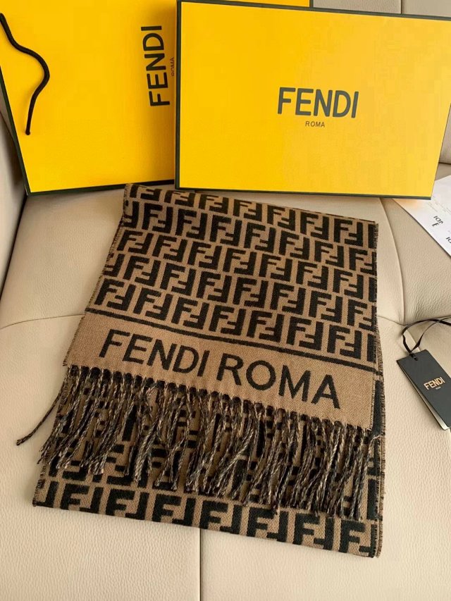 FENDI scarf: seller detail photo 2