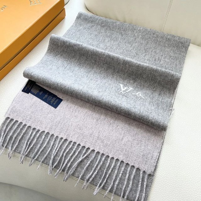 LV Louis Vuitton scarf: seller detail photo 4